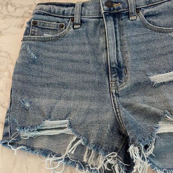 Abercrombie & Fitch High Rise Distressed Jean Shorts 24/00 NWOT - Picture 5 of 8
